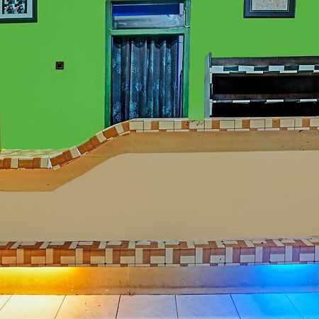 Oyo 91697 Nyaman Homestay Syariah Pare المظهر الخارجي الصورة