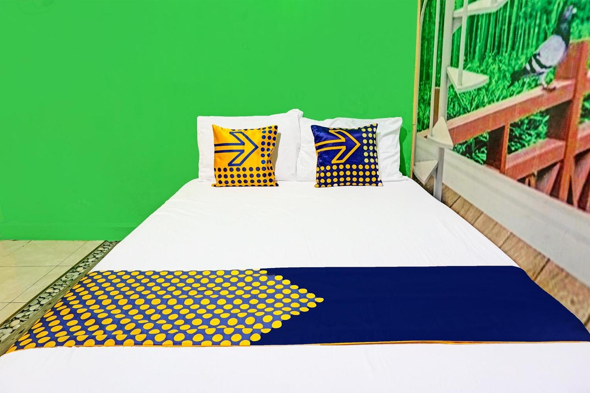 Oyo 91697 Nyaman Homestay Syariah Pare المظهر الخارجي الصورة