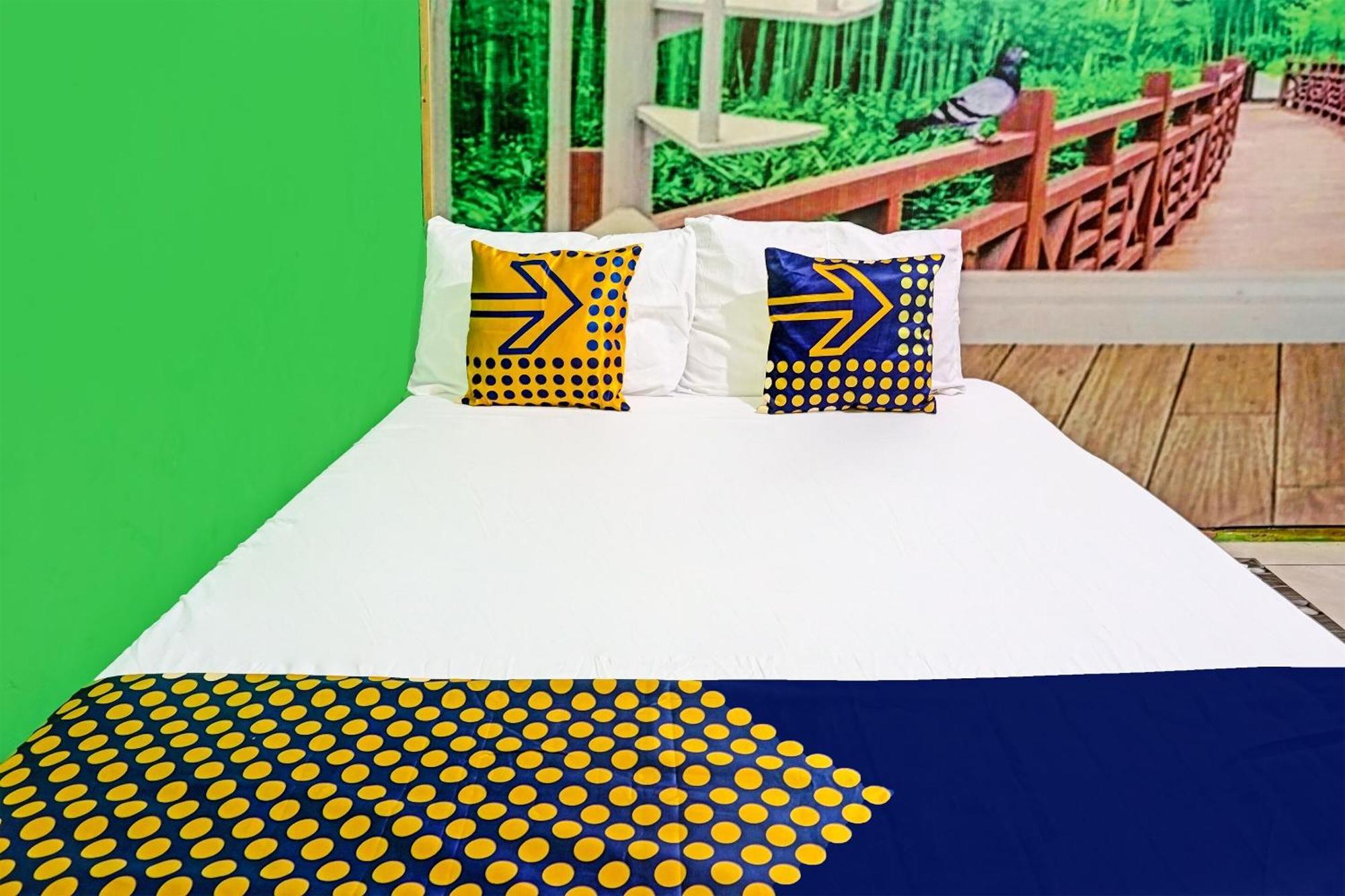 Oyo 91697 Nyaman Homestay Syariah Pare المظهر الخارجي الصورة