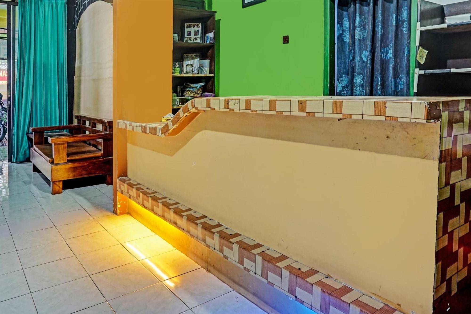Oyo 91697 Nyaman Homestay Syariah Pare المظهر الخارجي الصورة